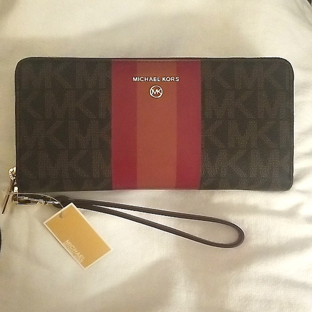 👏SOLD👜NWT Michael Kors Large Travel Continental Center Stripe WALLET
